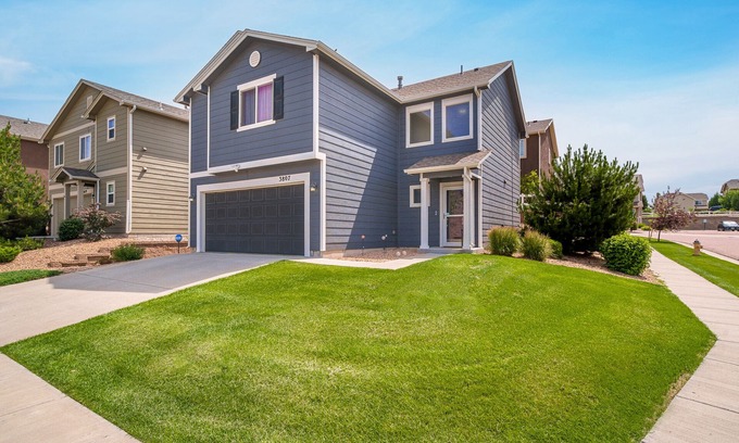 Stetson Hills House | Colorful Co Spgs-Bright, Stylish, Mt Views, Self Check-In, Parking, WiFi & More!