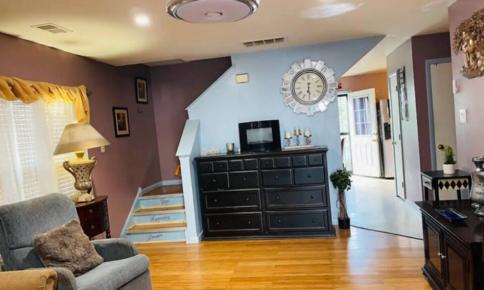 North Philadelphia West House | Colorful spacious 3 bedroom house near center