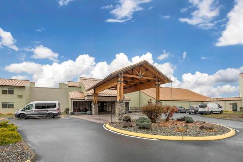 The Dalles Hotel | Columbia River Hotel and Conference Center, an Ascend Collection Hotel