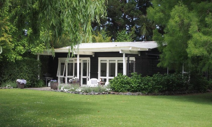 Tawharanui Apartment | Columbus Cottage at 144 on Jones