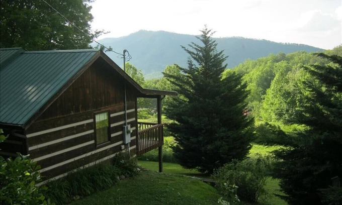 Cosby Cabin | COME ENJOY THE SERENITY & MOUNTAIN BEAUTY!