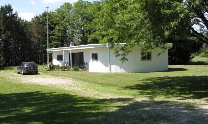 Halton Hills House | Come relax at our country oasis, close to Toronto, Lake Ontario & Niagara