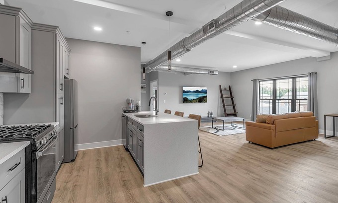 Lancaster Apartment | Come stay with us at our Ultra Modern Loft Apartments @ Cornerstone Plaza !