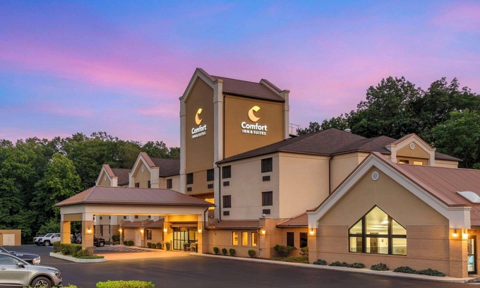 LaVale Hotel | Comfort Inn & Suites LaVale - Cumberland