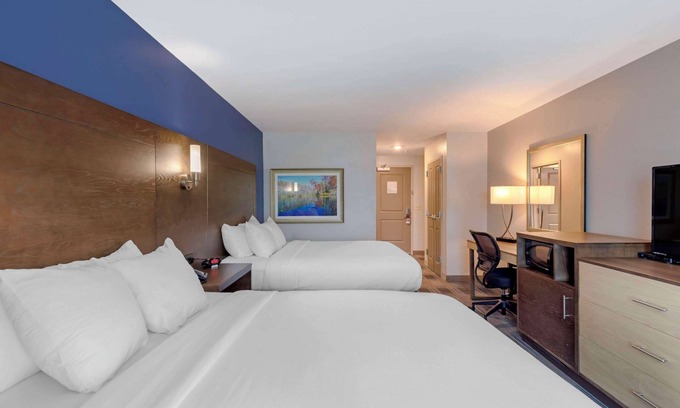 East Ellijay Hotel | Comfort Inn & Suites