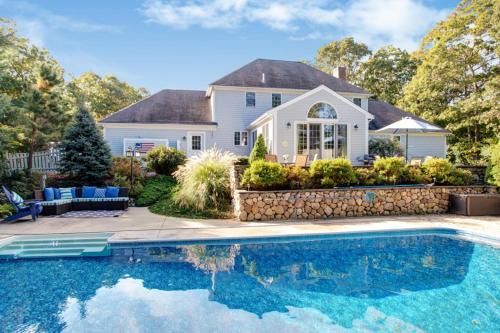 Sandwich House | Comfort on the Cape