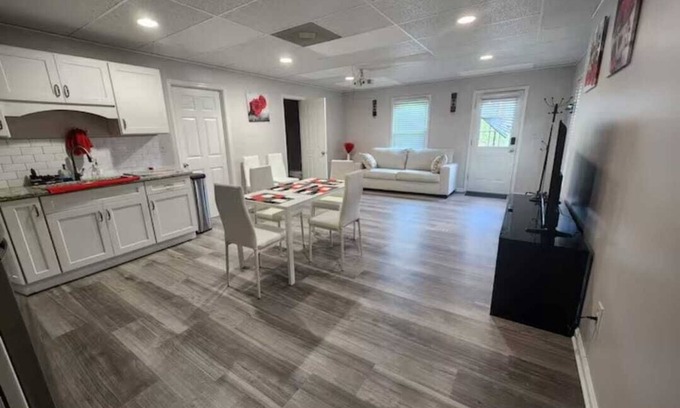 Johns Creek Apartment | Comfortable 2-Bedroom Stay with Private Entrance & a massage chair for you!