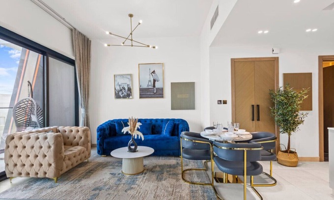 Business Bay Apartment | Comfortable 2 Bedroom in Business Bay