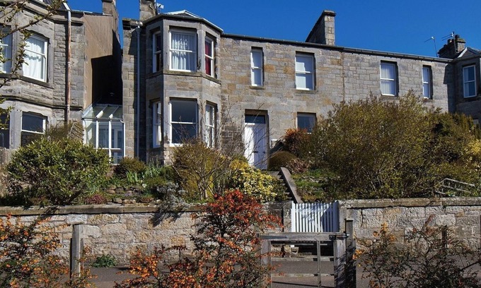 St. Andrews Cottage | Comfortable 3 bedroomed apartment in central St Andrews