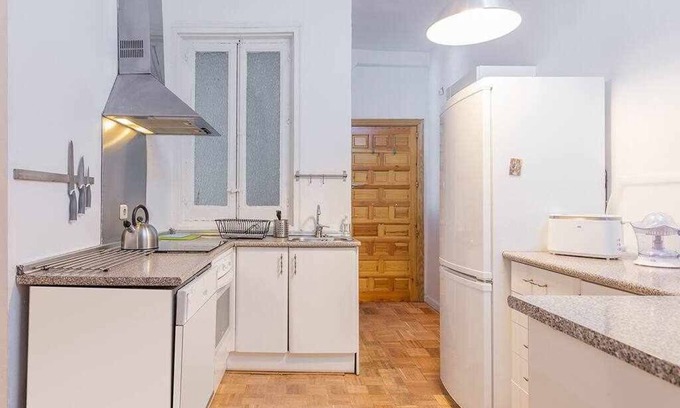 Golden Triangle of Art Apartment | comfortable and centrally located 2 room apartment