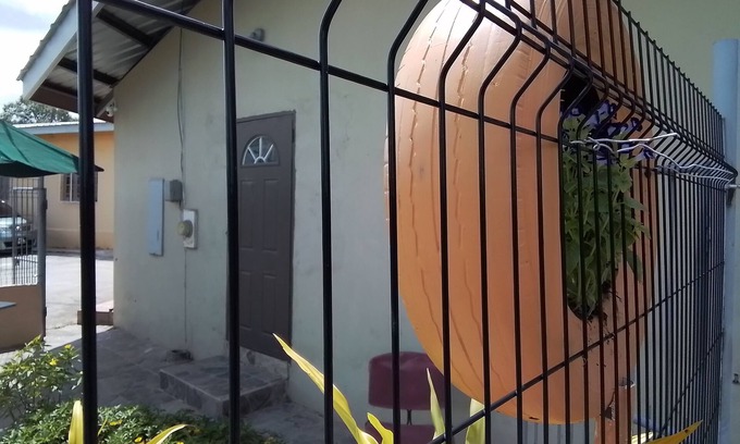 Jerningham Junction Apartment | Comfortable and Safe