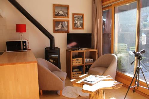 Le Lavancher Apartment | Comfortable Apartment With Terrace In Chamonix
