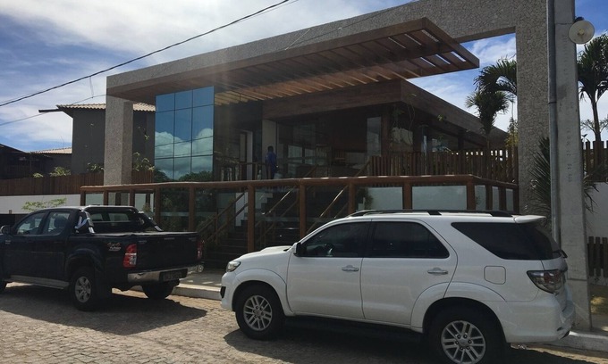 Itacimirim House | Comfortable bungalow, north coast, on the beach in a luxury condominium
