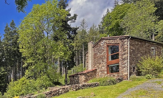 Rochetaillee Cottage | Comfortable cottage in Saint-Étienne, 2 bedrooms, terrace, pellet stove, near amenities