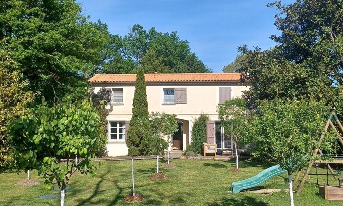 Blanquefort Villa | Comfortable Family Home With Heated Pool at the Gates of Bordeaux