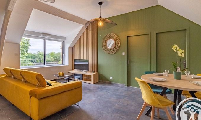 Chalonnes-sur-Loire Cottage | Comfortable holiday home on Chalonnes-sur-Loire island with air conditioning and private parking