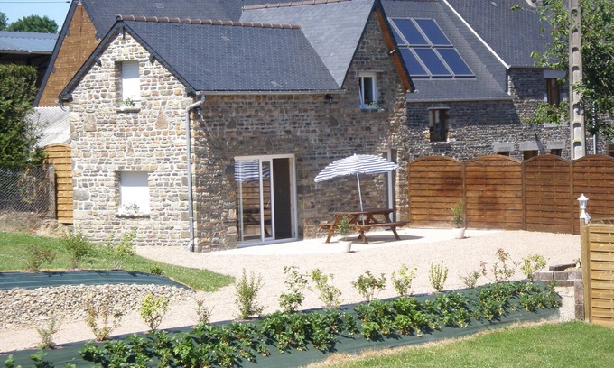 Campeaux Cottage | comfortable cottage in the calm of Calvados with heated pool