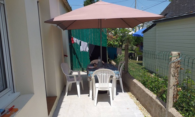 Morbihan Apartment | Comfortable ground-floor 2-room apartment, 150 meters from the beach.
