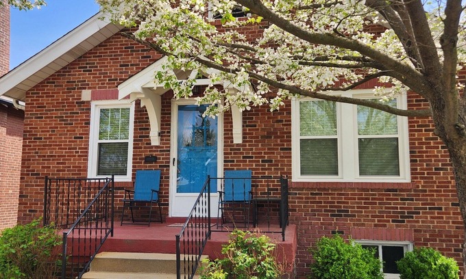 Lindenwood Park House | Comfortable home in lovely Lindenwood Park neighborhood with all the amenities.