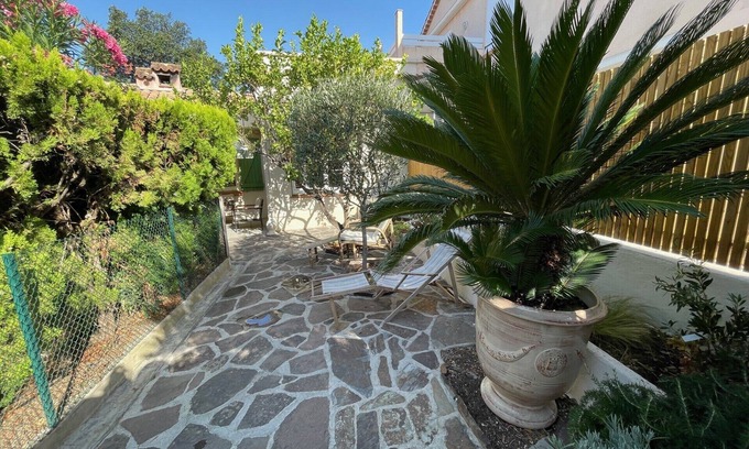 Sainte-Maxime House | Comfortable house with garden downtown Sainte Maxime 2 persons