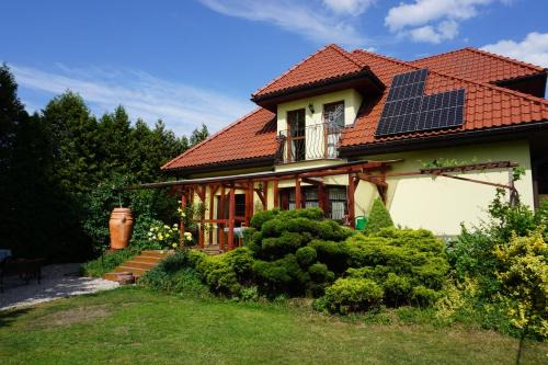 Bialoleka Villa | Comfortable house with garden