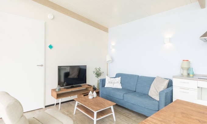 Hollum House | Comfortable lodge near beach