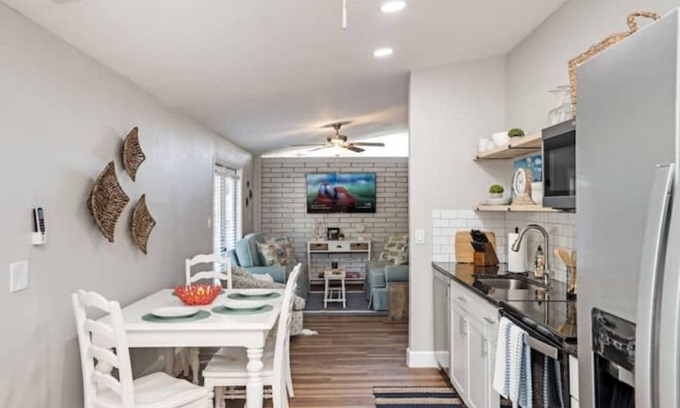South Sarasota House | Comfortable , newly remodeled, close to Siesta Key