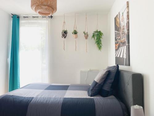 Universite House | Comfortable rooms in Nanterre University near La Defense Arena and Paris with very good wifi
