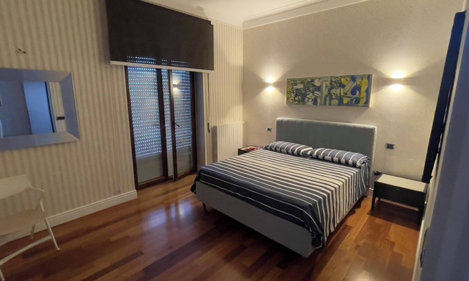 Avellino Bed & Breakfast | Comfortable stay in city center, stores, pedestrian island restaurants and bars.