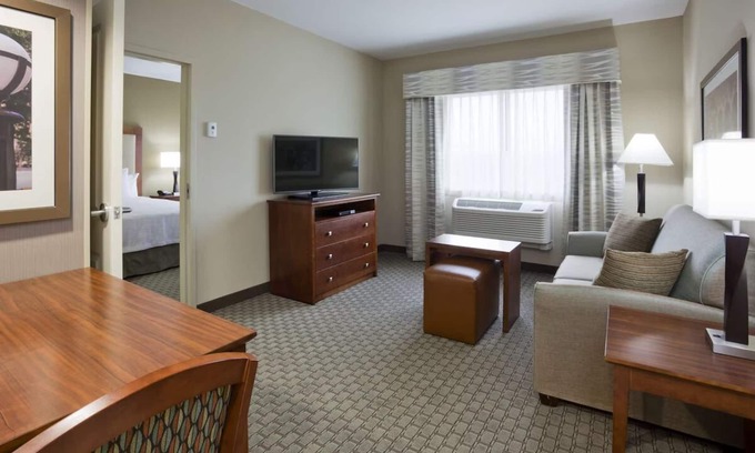 Kutzky Park House | Comfortable Stay with Pool Access and Kitchen! Pets Allowed Here