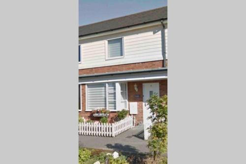 Wareham House | Comfy 2 bed house located at Wareham train station