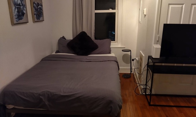 Midtown Village Apartment | Comfy 2beds-1bedroom at center city
