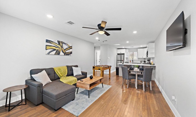 MacGregor Apartment | Comfy Apt Nr Med Center, Zoo | Games BBQ Fire Pit