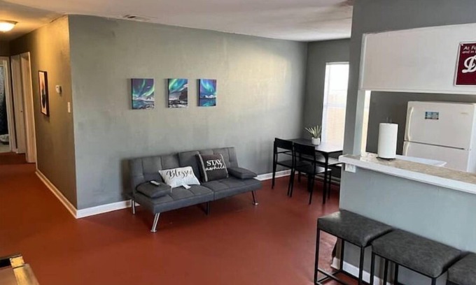 Pecan Valley House | Comfy casa Duplex by Southside Lions