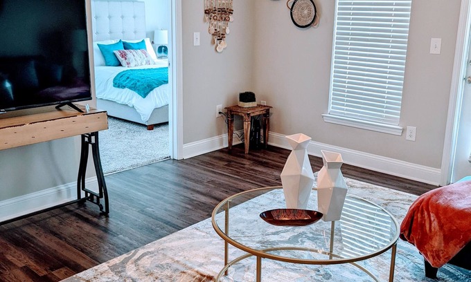 Johns Island Apartment | Comfy Coastal Getaway Close to Downtown & Beach