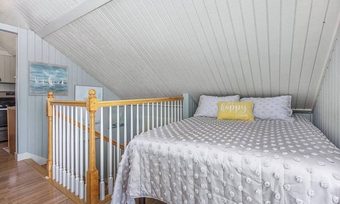 Hampton Condo | Comfy Condo w/Ocean Views, Across North Beach