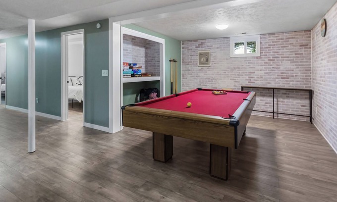 Millard House | Comfy Family & Kid Friendly Home - Near I-80 w/Pool Table & Outdoor Patio