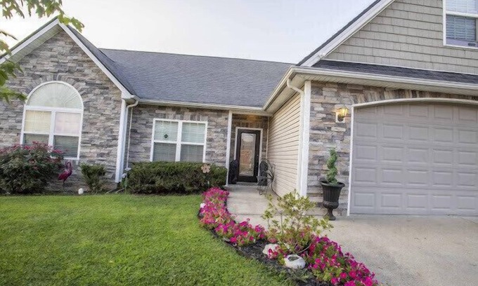 Radcliff House | Comfy home in military community