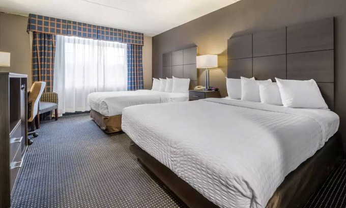 New Cumberland House | Comfy room with bath close to the State Capital