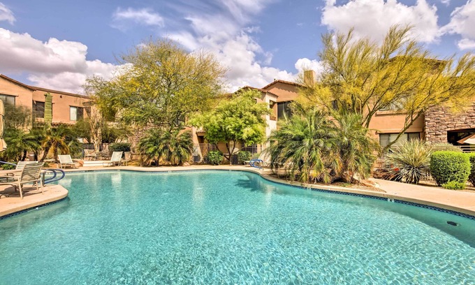 Talon Retreat House | Community Pool, Golf & Tennis: Scottsdale Retreat