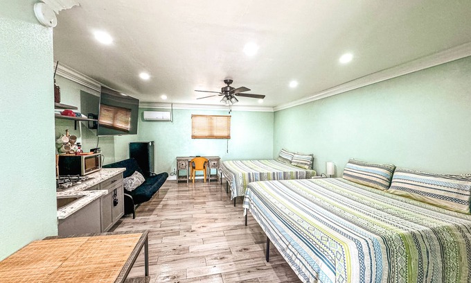 Nassau Apartment | COMPLIMENTARY CAR! CASA DEL MAR!