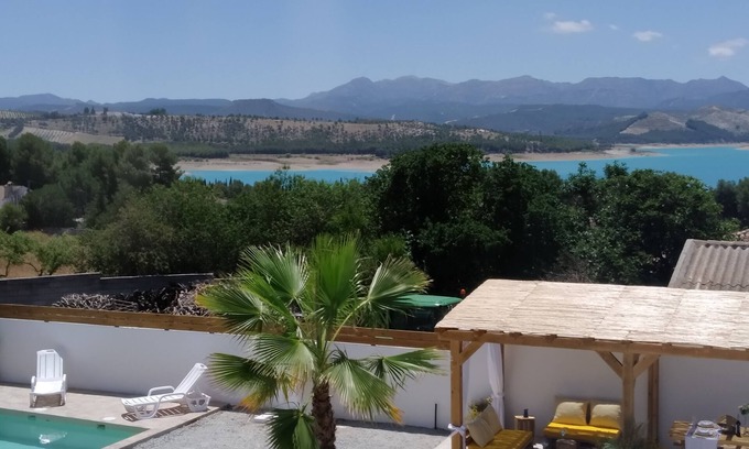 Arenas del Rey Villa | Condo Entero en Pantano de los Bermejales