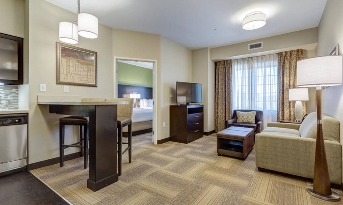 Maryland Heights Condo | Condo ∙ 2 bedrooms ∙ 6 guests