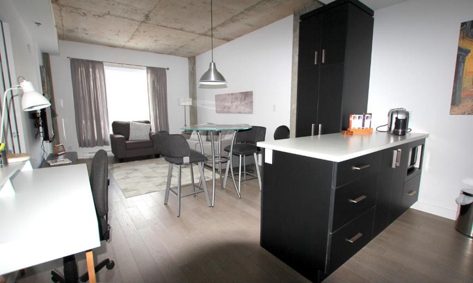 Vieux-Limoilou Apartment | Condo "Imagine" - stationnement privé inclus