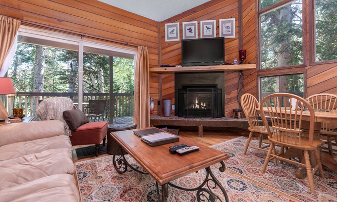 Brian Head Apartment | Condo SS7B- Dog Friendly, Cozy Condo, Ski In/Out