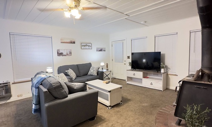 Cloudcroft House | Condo with a hot tub in the Village of Cloudcroft!