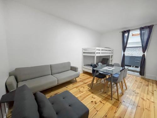 La Courneuve Apartment | Confort 6 pers & Wi-Fi rapide
