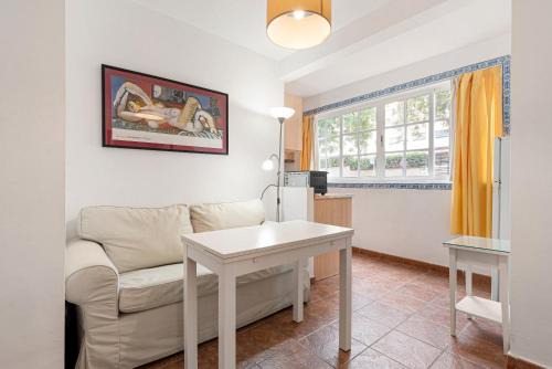 Pedregalejo Playa Apartment | Confortable estudio en Playa Los Baños del Carmen