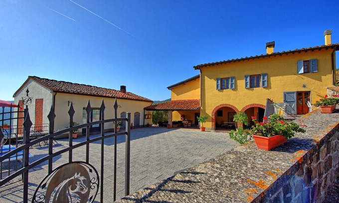 Montebonello Villa | Contadino - Apartment with pool