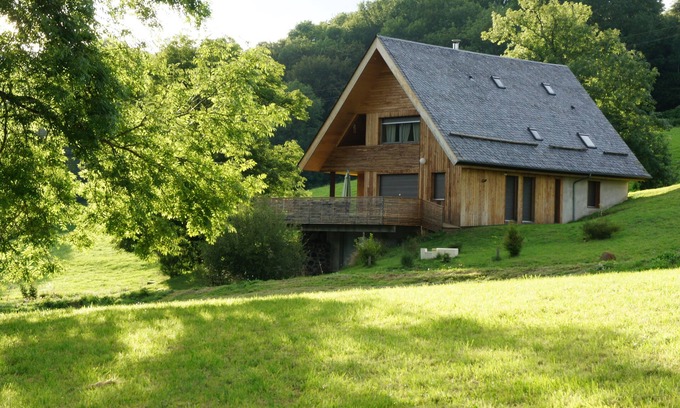 Egliseneuve-d'Entraigues Ski Chalet | Contemporary chalet located in the mountains, on an organic agricultural estate